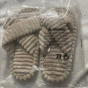 Cozy Cream Women's Slippers